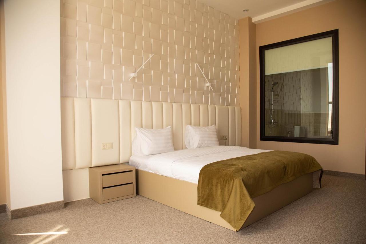Hotel Port Plaza Evn P'arak'ar Zewnętrze zdjęcie