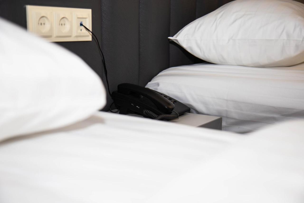 Hotel Port Plaza Evn P'arak'ar Zewnętrze zdjęcie