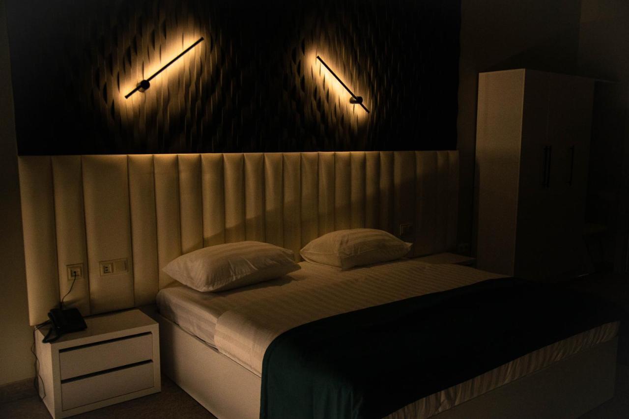 Hotel Port Plaza Evn P'arak'ar Zewnętrze zdjęcie