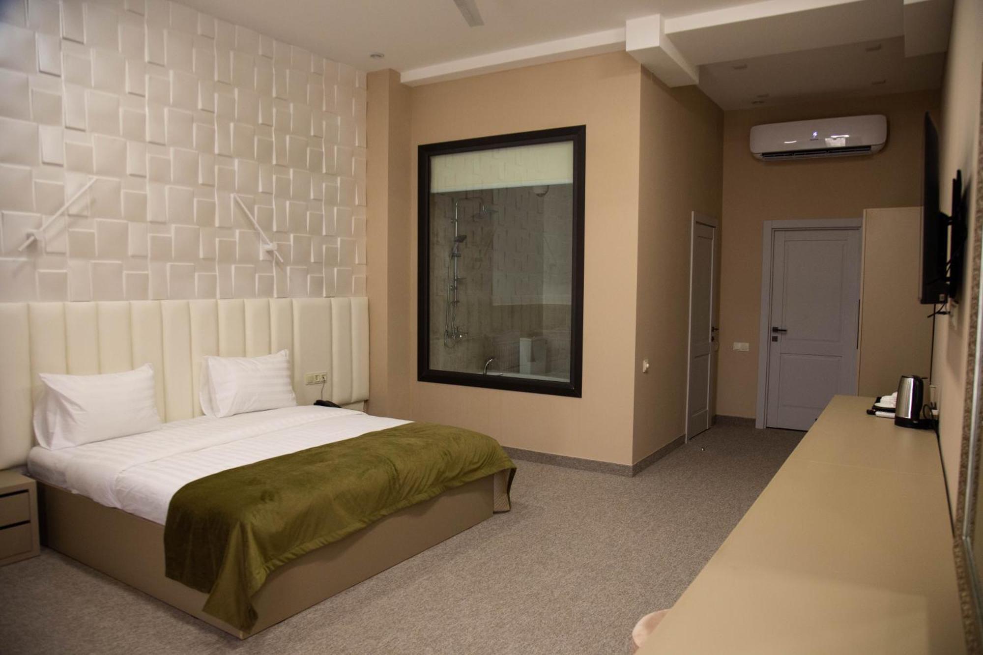 Hotel Port Plaza Evn P'arak'ar Zewnętrze zdjęcie