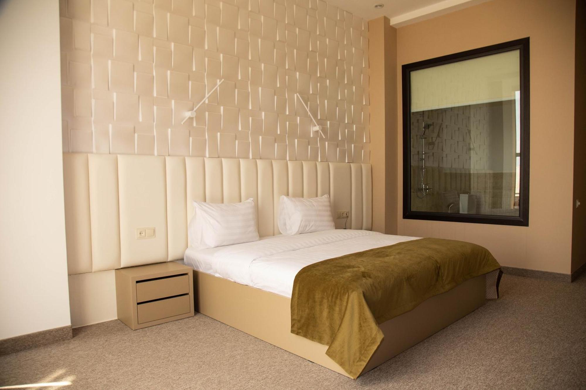 Hotel Port Plaza Evn P'arak'ar Zewnętrze zdjęcie