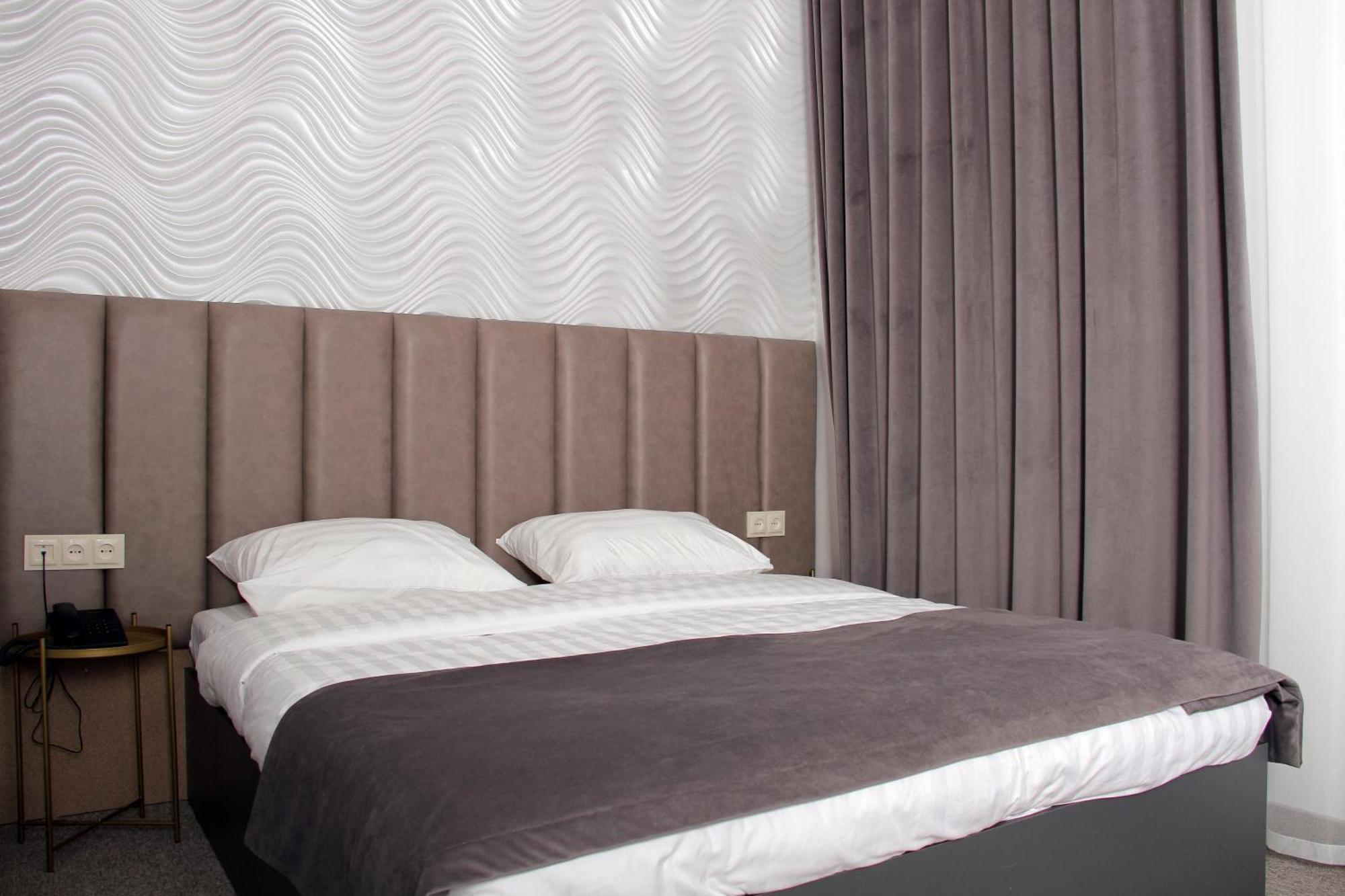 Hotel Port Plaza Evn P'arak'ar Zewnętrze zdjęcie