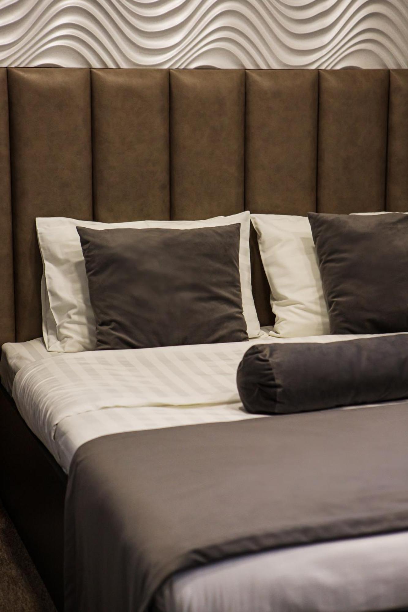 Hotel Port Plaza Evn P'arak'ar Zewnętrze zdjęcie