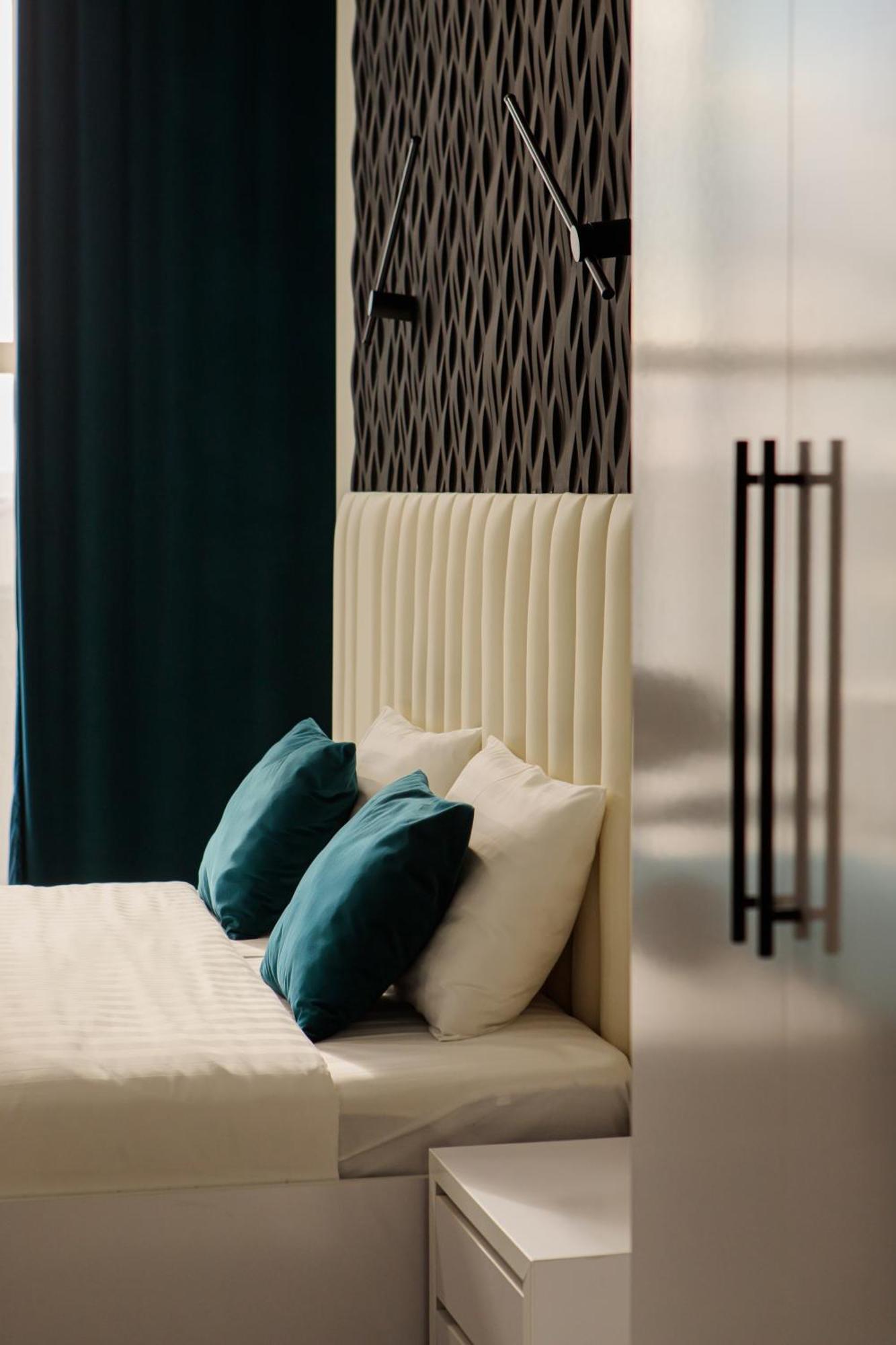 Hotel Port Plaza Evn P'arak'ar Zewnętrze zdjęcie