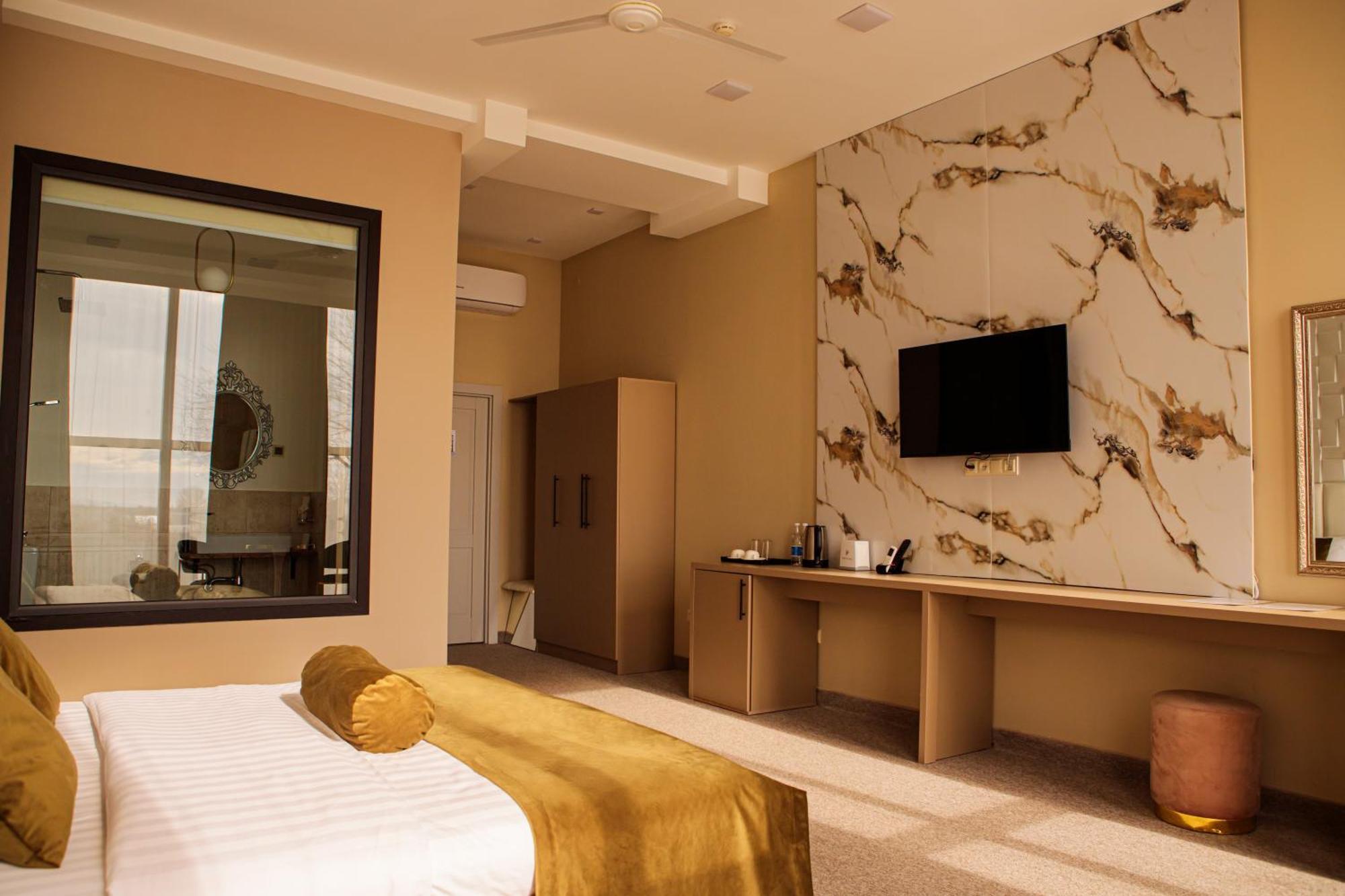 Hotel Port Plaza Evn P'arak'ar Zewnętrze zdjęcie