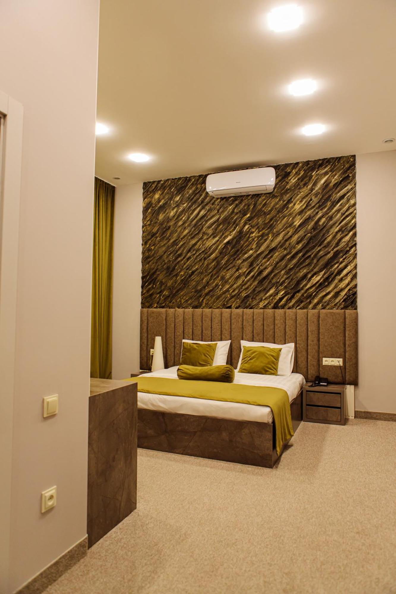 Hotel Port Plaza Evn P'arak'ar Zewnętrze zdjęcie