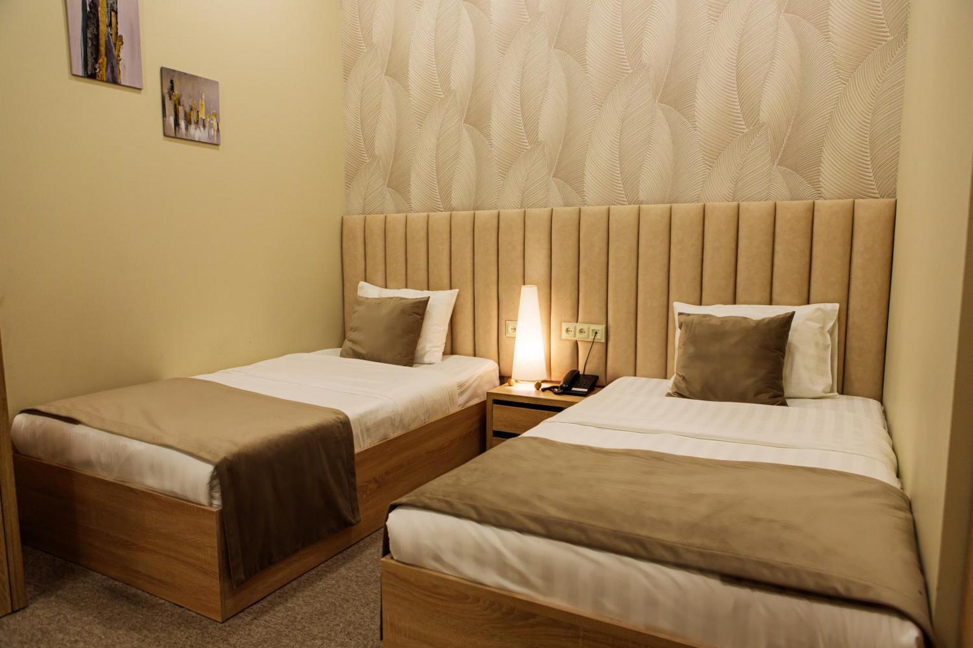 Hotel Port Plaza Evn P'arak'ar Zewnętrze zdjęcie