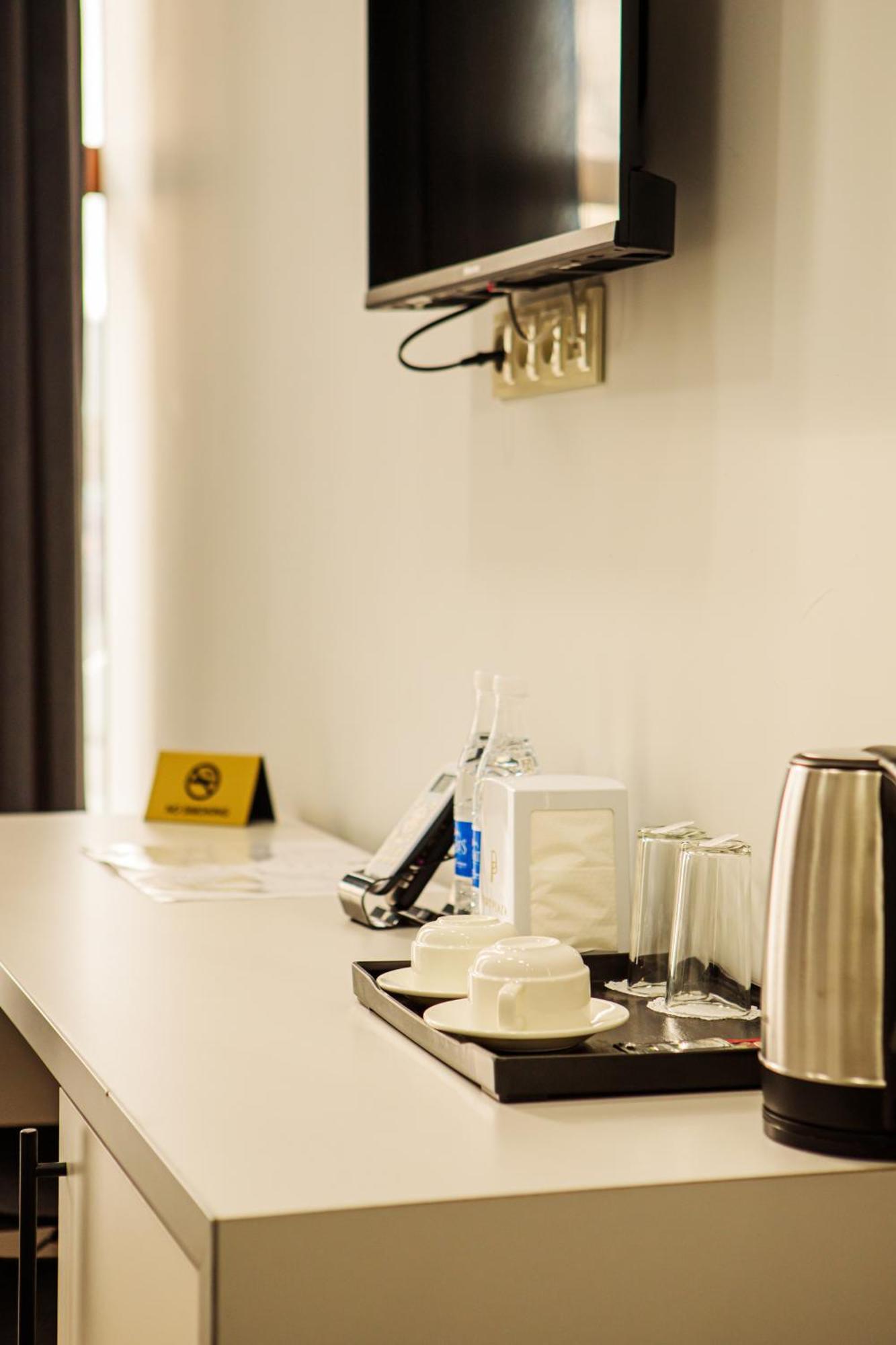 Hotel Port Plaza Evn P'arak'ar Zewnętrze zdjęcie