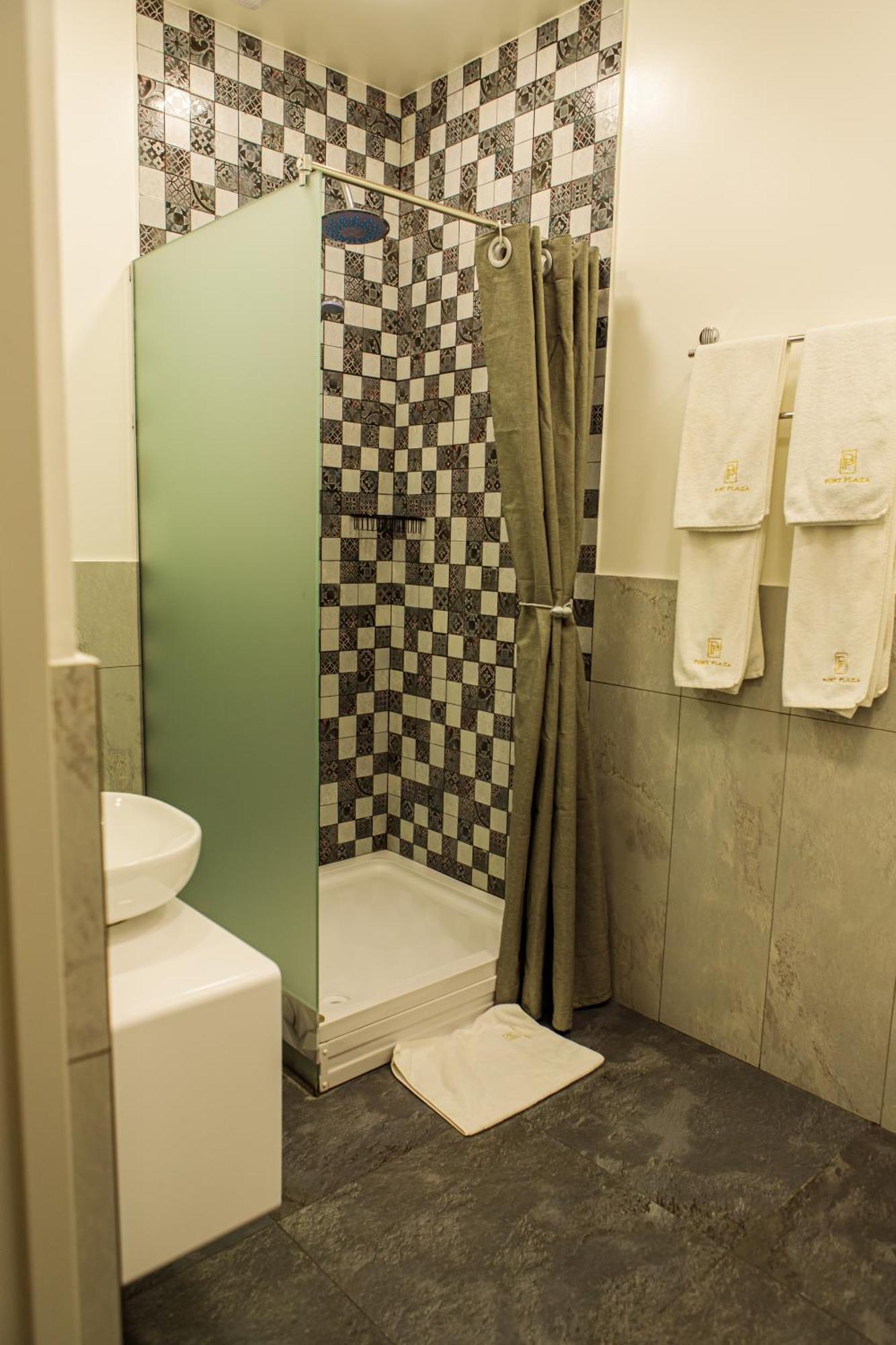 Hotel Port Plaza Evn P'arak'ar Zewnętrze zdjęcie